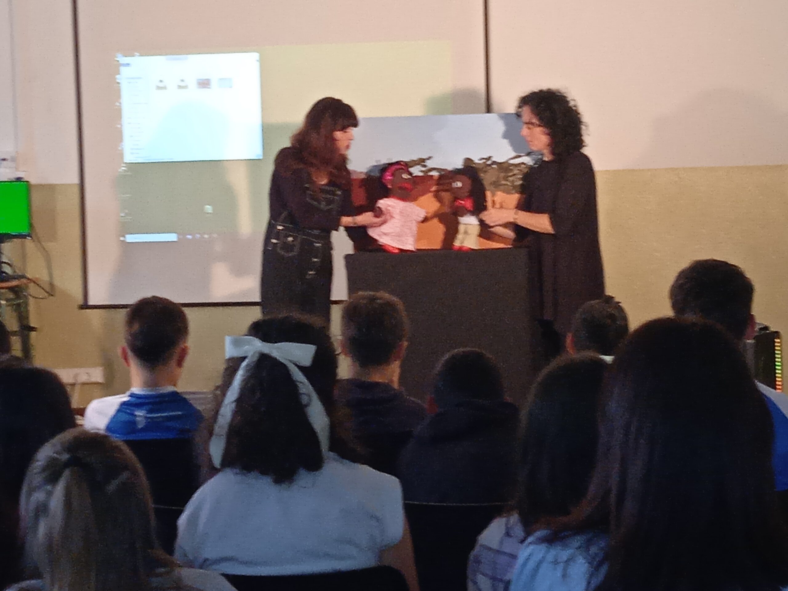 Presentación de Amy realizada en el IES Arzobispo Valdés en Salas.